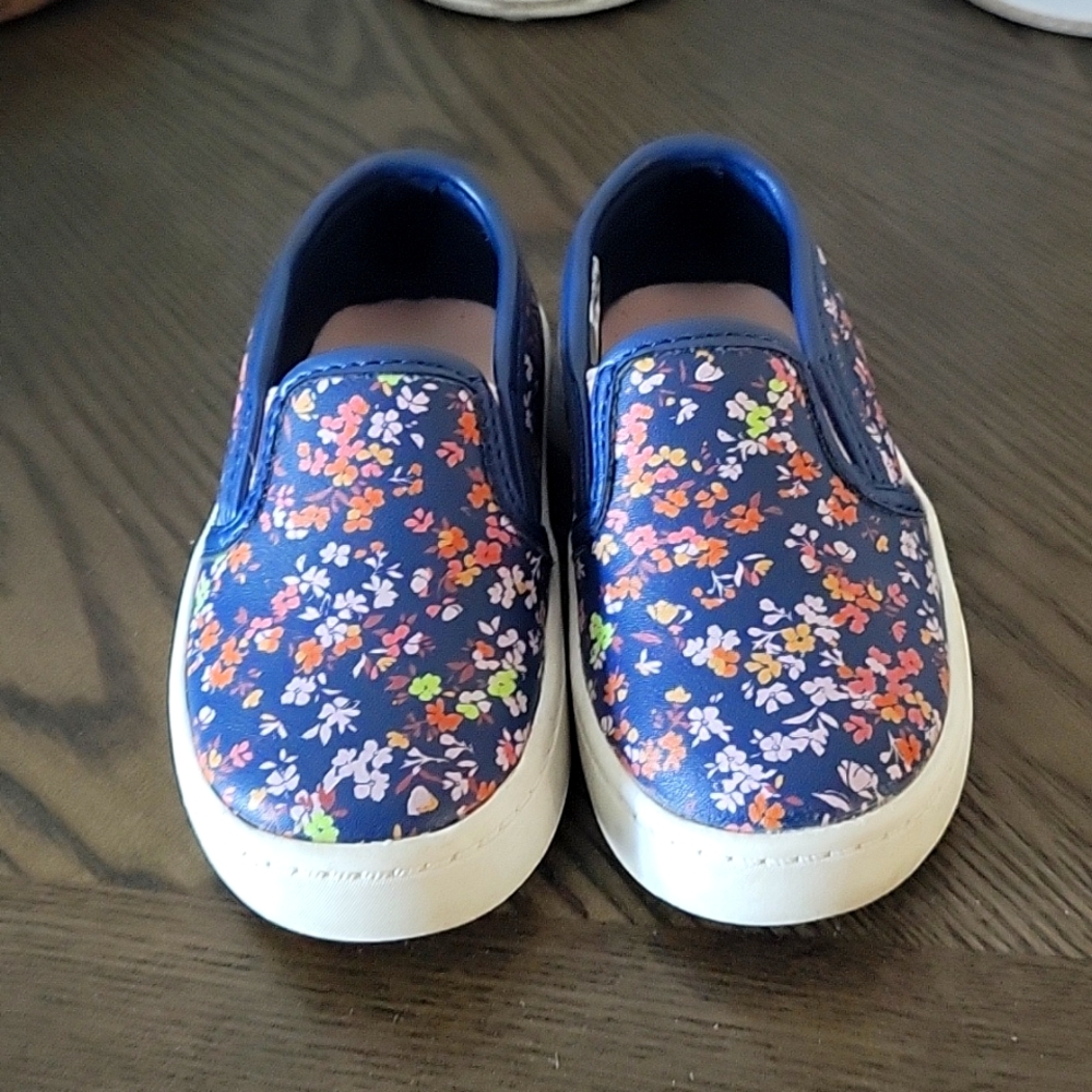 Girls slip on shoes